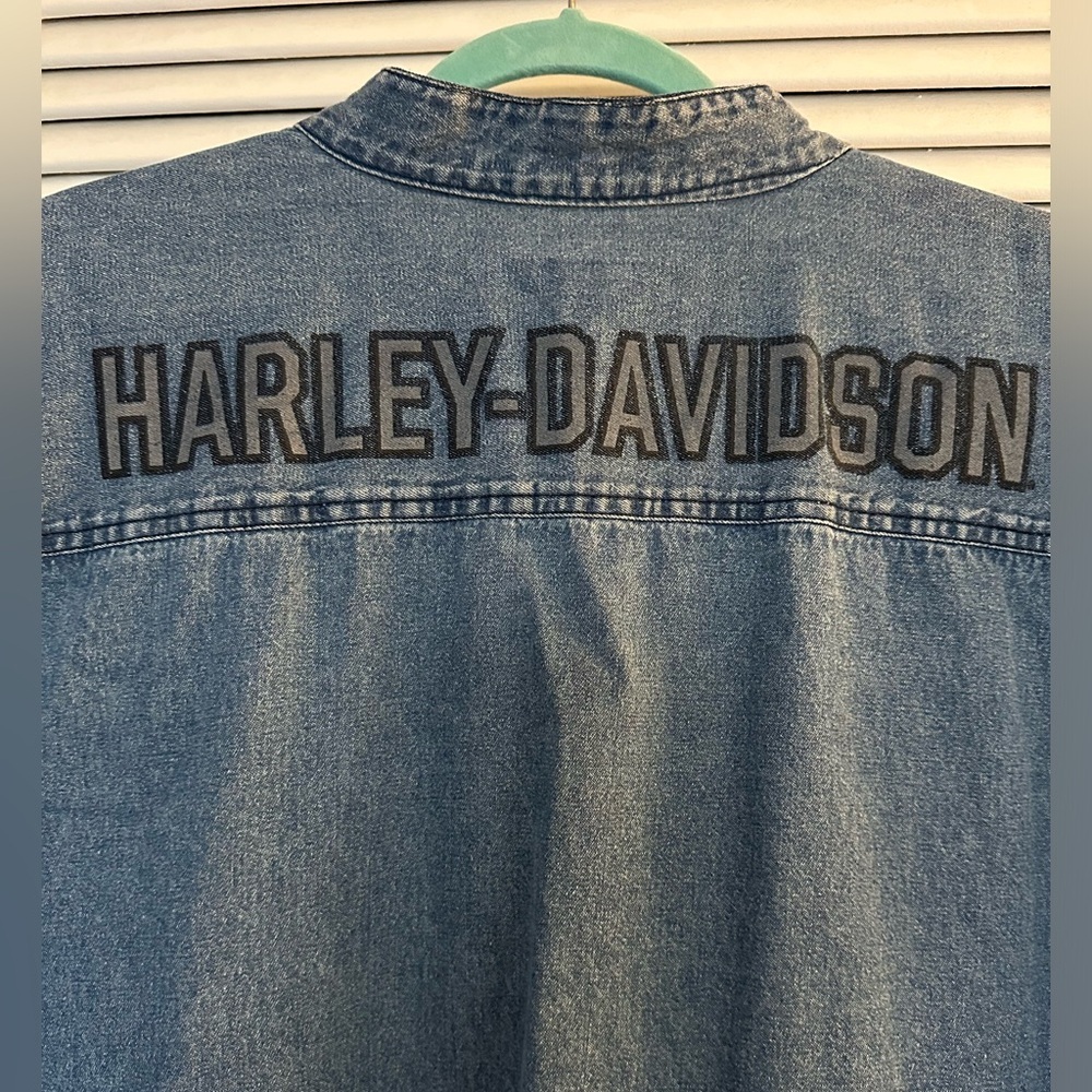 VINTAGE Men’s Harley Davidson Sleeveless Denim Shirt - Picture 5 of 5